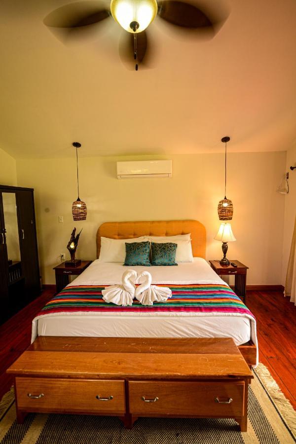Kikiwitz Hotel Belmopan