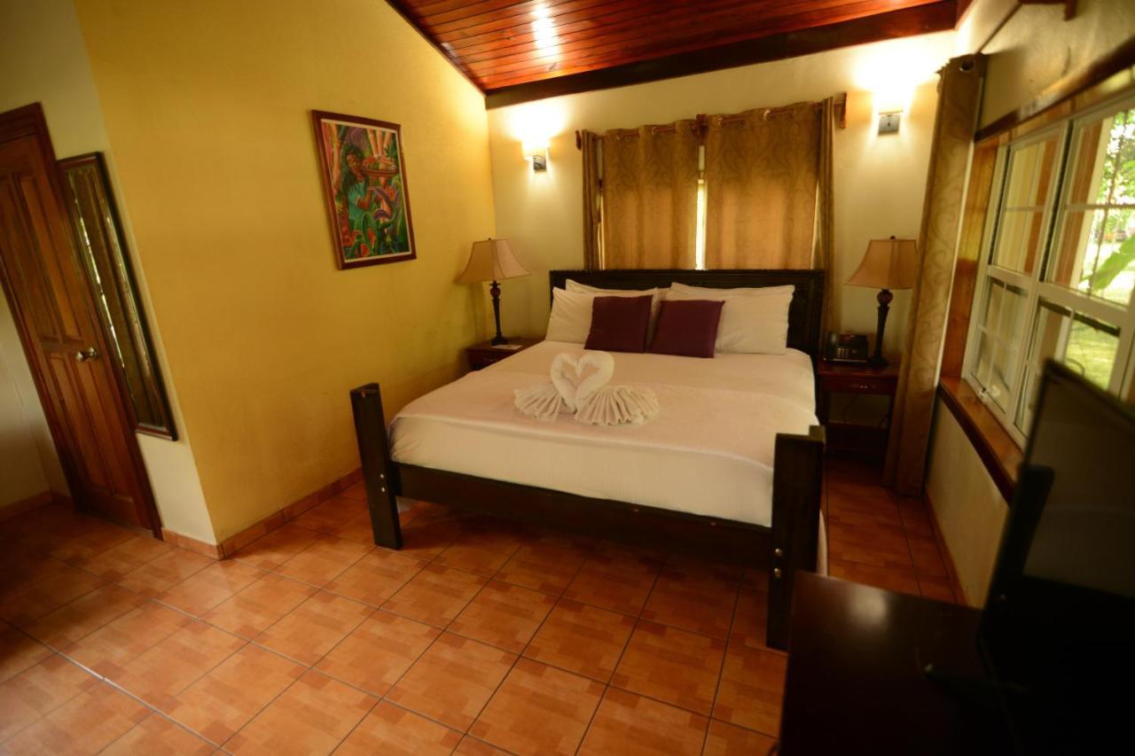 Hotel Kikiwitz Belmopan