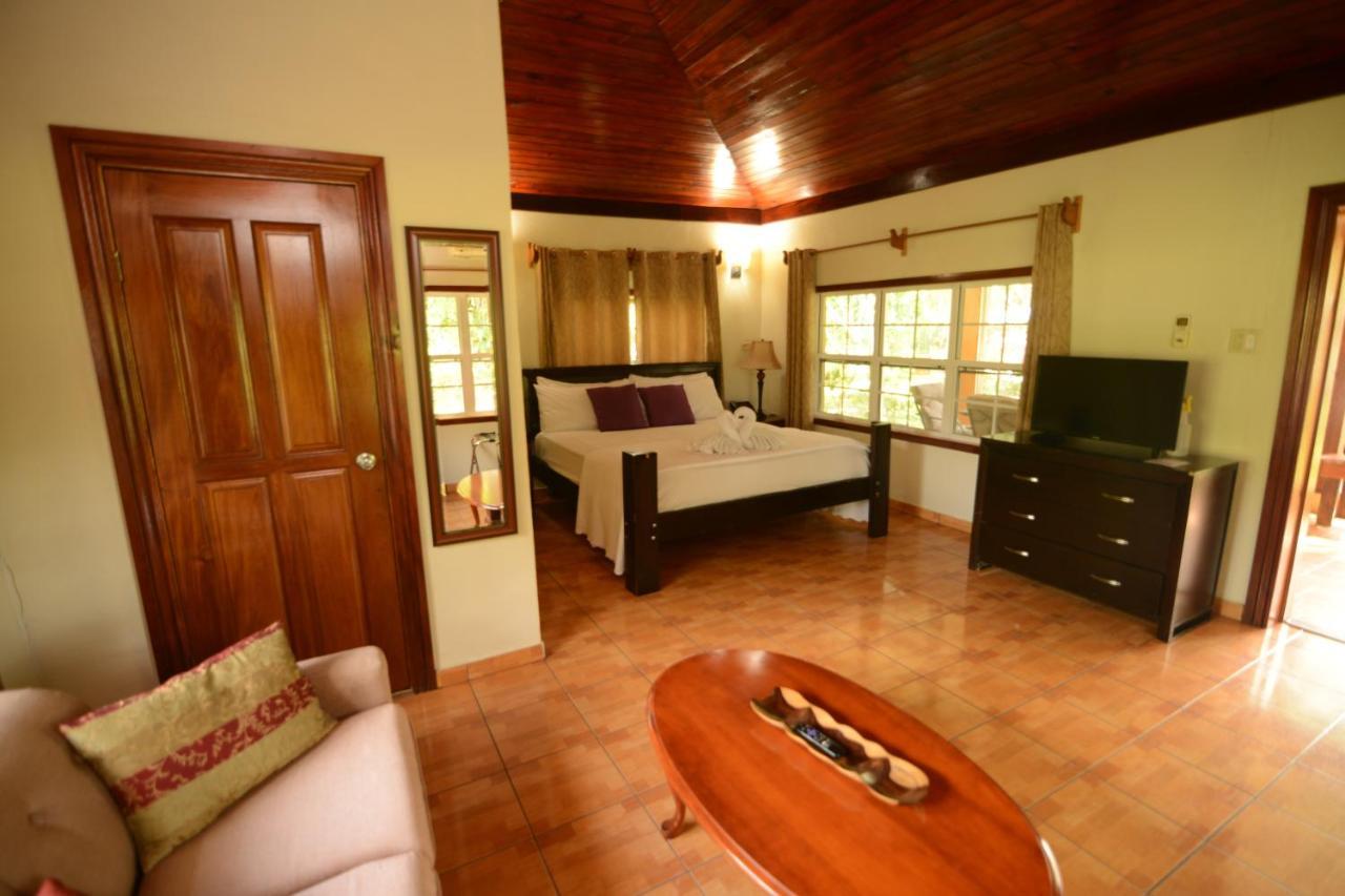 Kikiwitz Hotel Belmopan