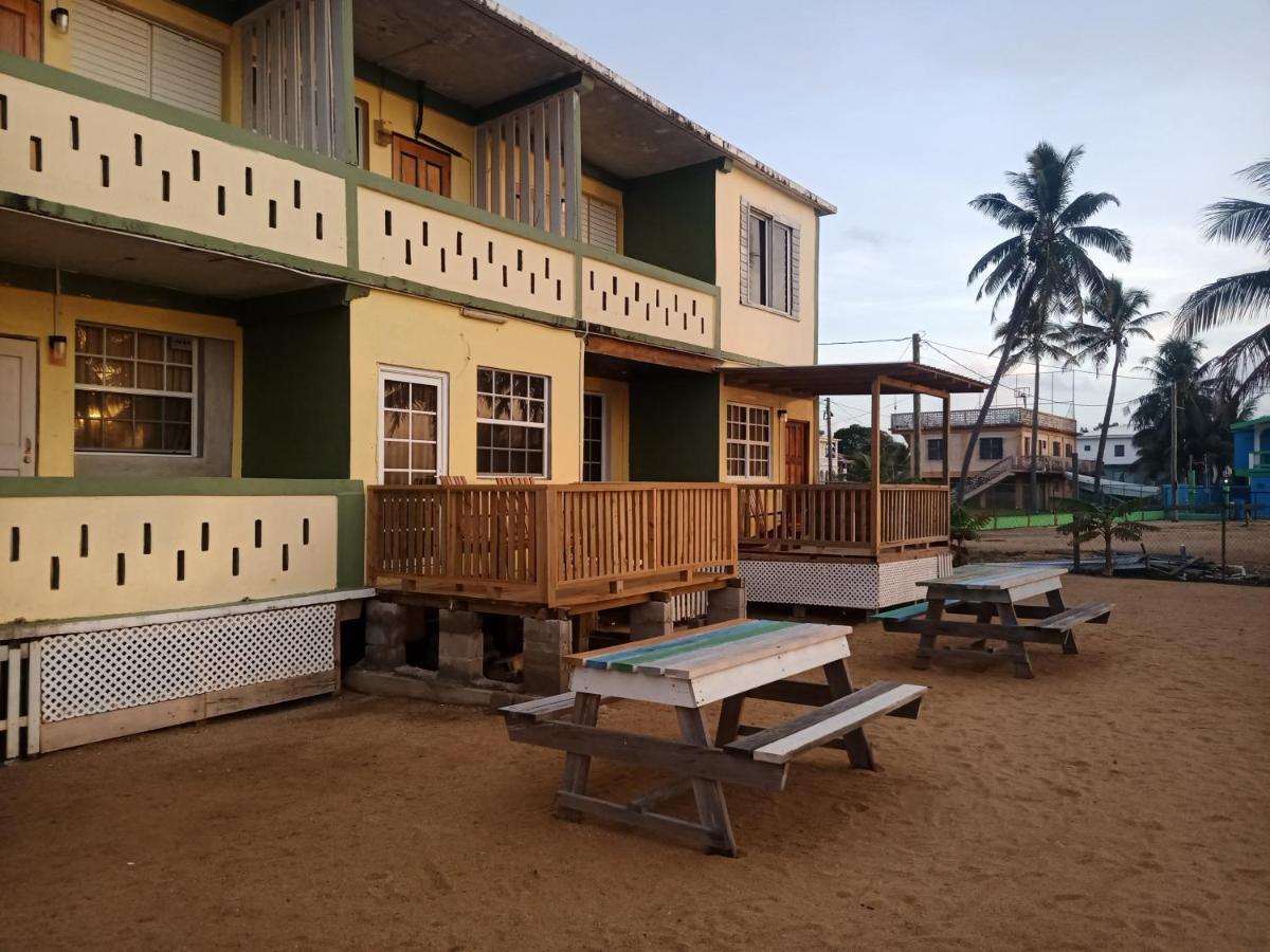 Pal's On The - Dangriga, Belize Hotel 4*