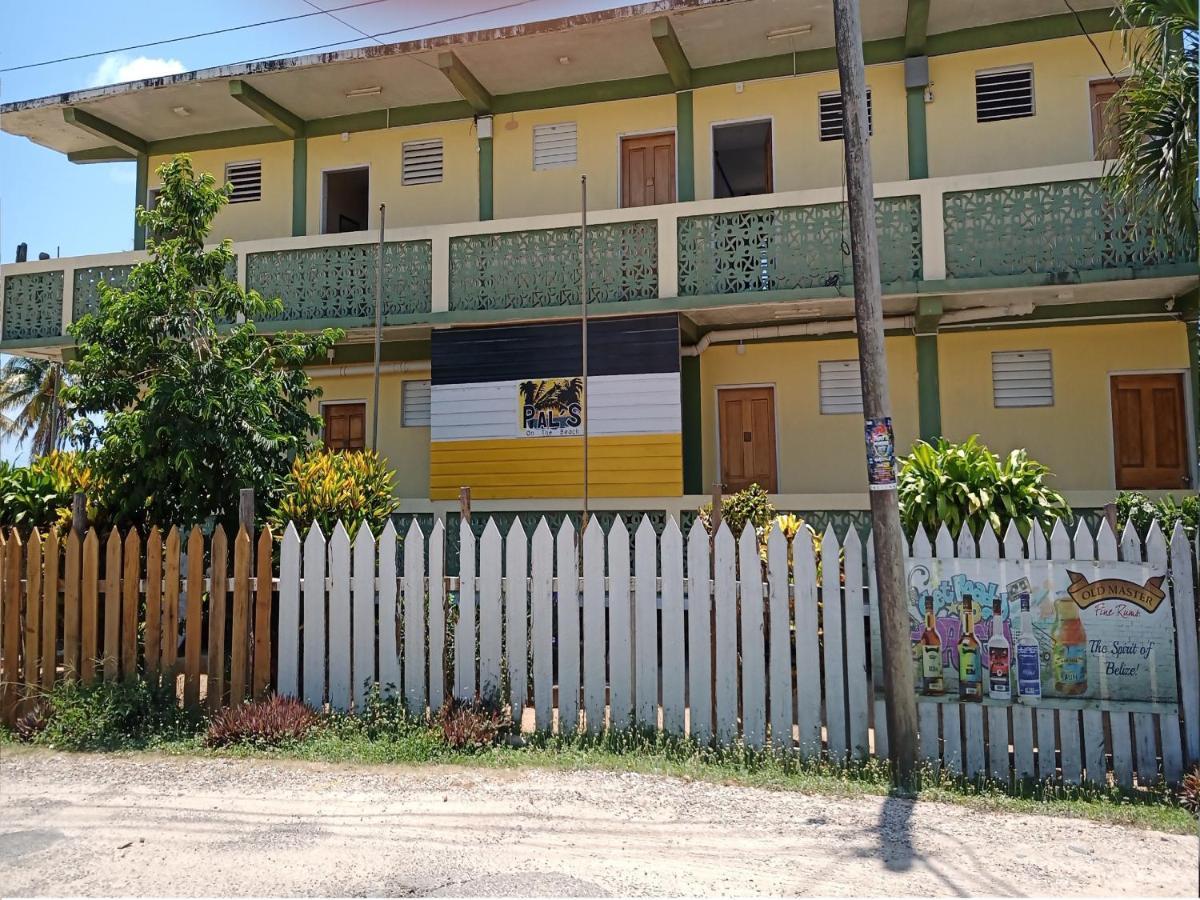 Pal's On The - Dangriga, Belize Hotel Dangriga