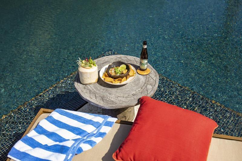 Itz'ana & Residences