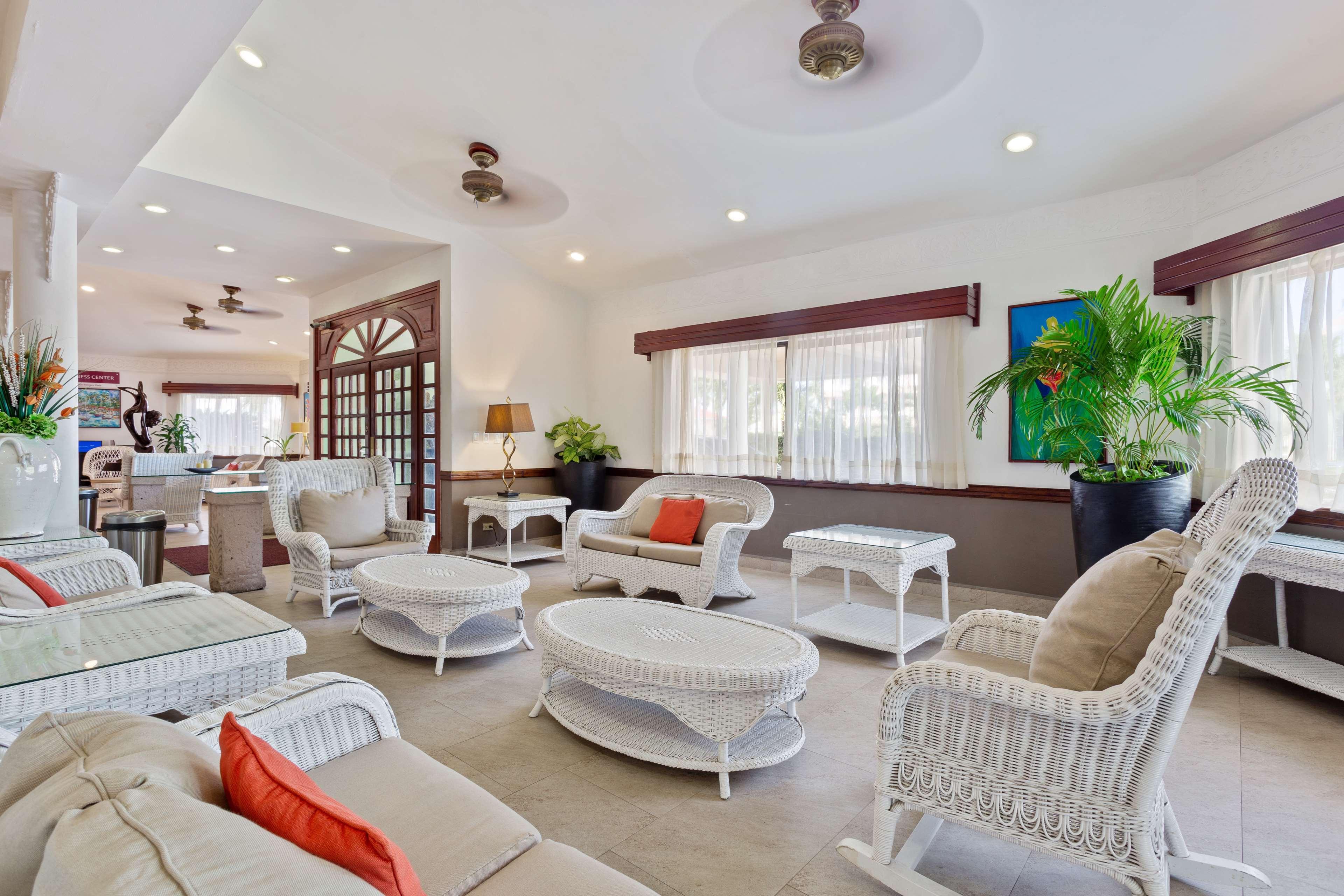 Hotel Western Belize Biltmore Plaza 4*