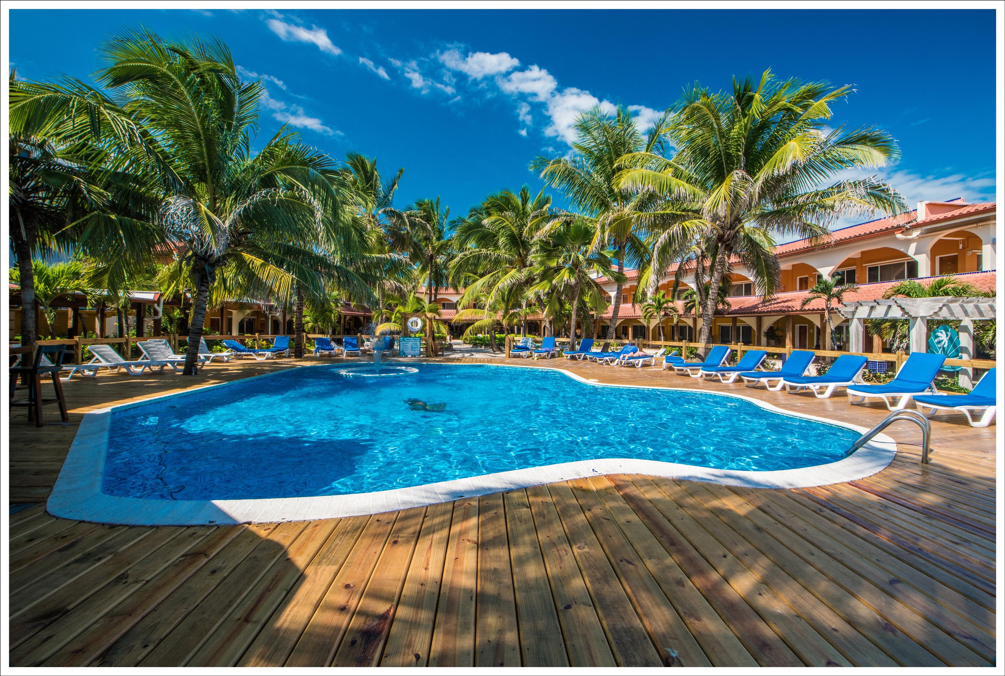 Sunbreeze Hotel 4*
