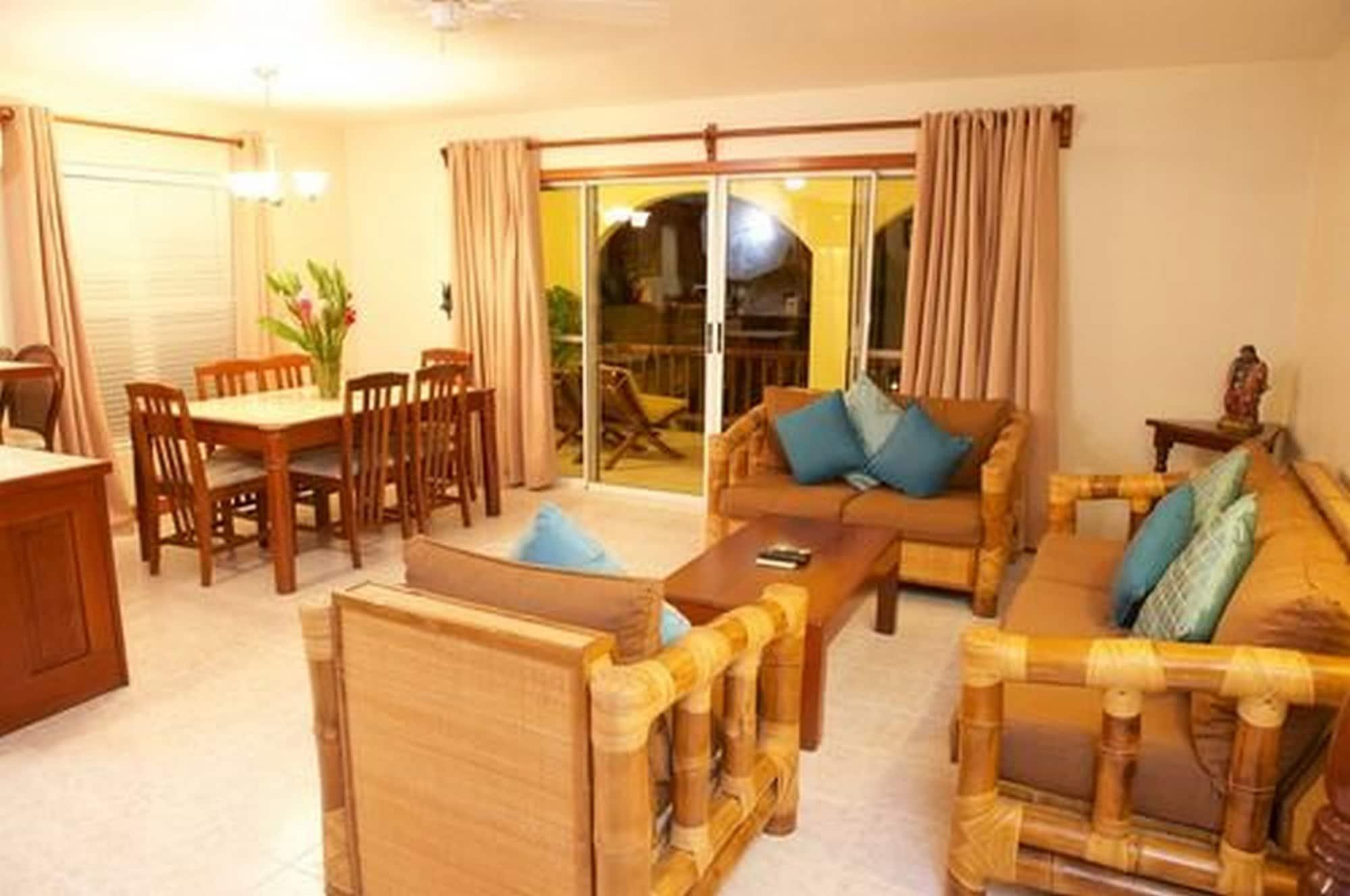 Aparthotel The Palms Oceanfront