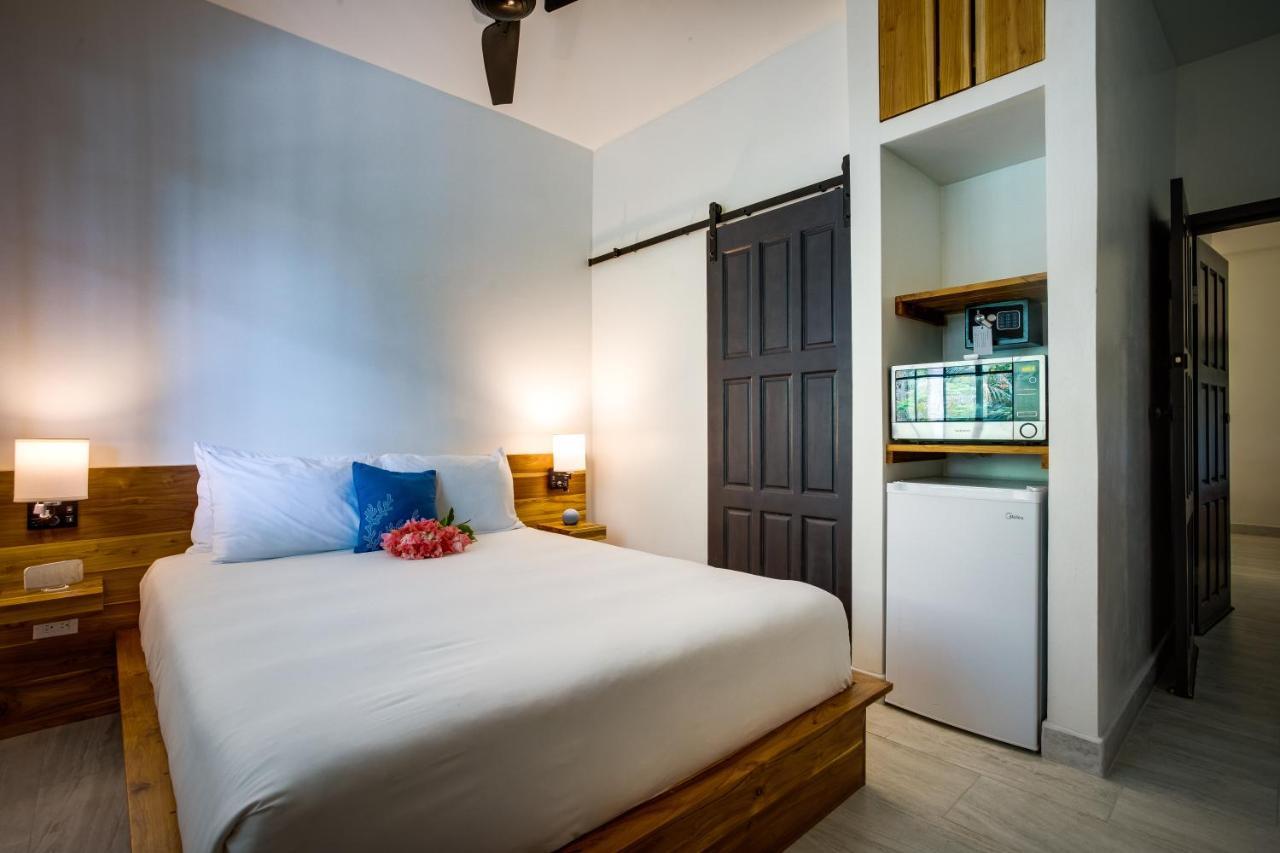 The Sea Glass Inn Placencia