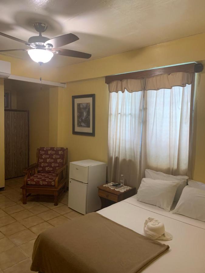 Chaleanor Hotel