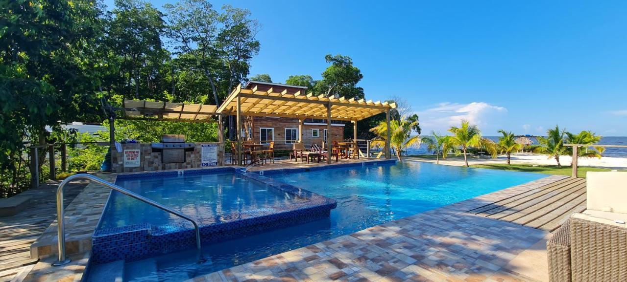 Hotel Seaside Chateau Belize City