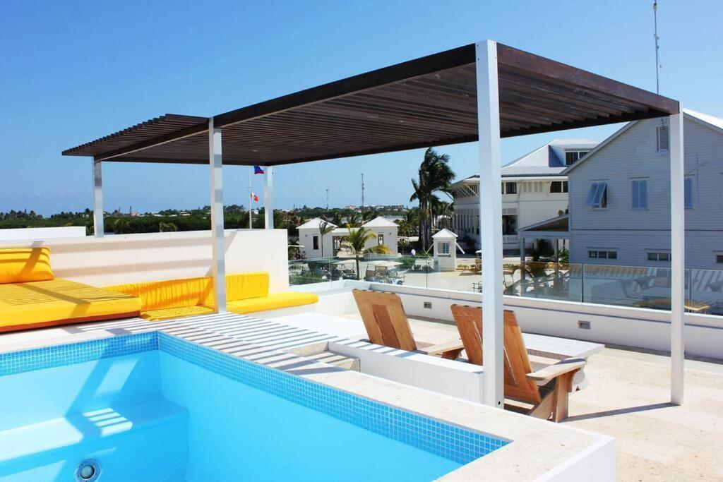 Casa Moderna Fresca And The Poolclub At Mahogany Bay! Holiday home *