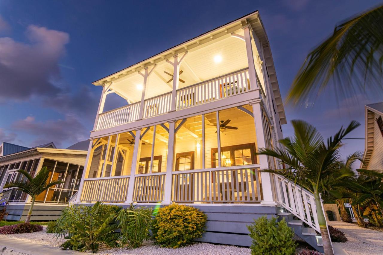 Casa Blanca And The Poolclub At Mahogany Bay Holiday home