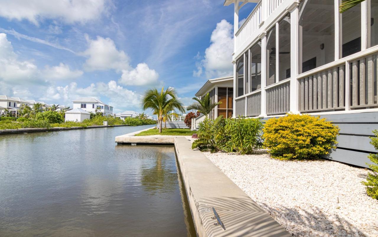 Casa Blanca And The Poolclub At Mahogany Bay Holiday home
