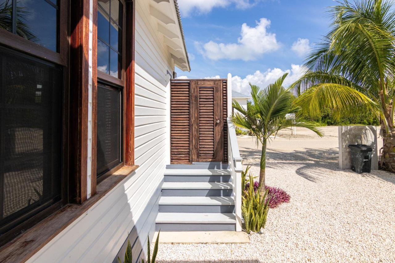 Casa Blanca And The Poolclub At Mahogany Bay Holiday home *