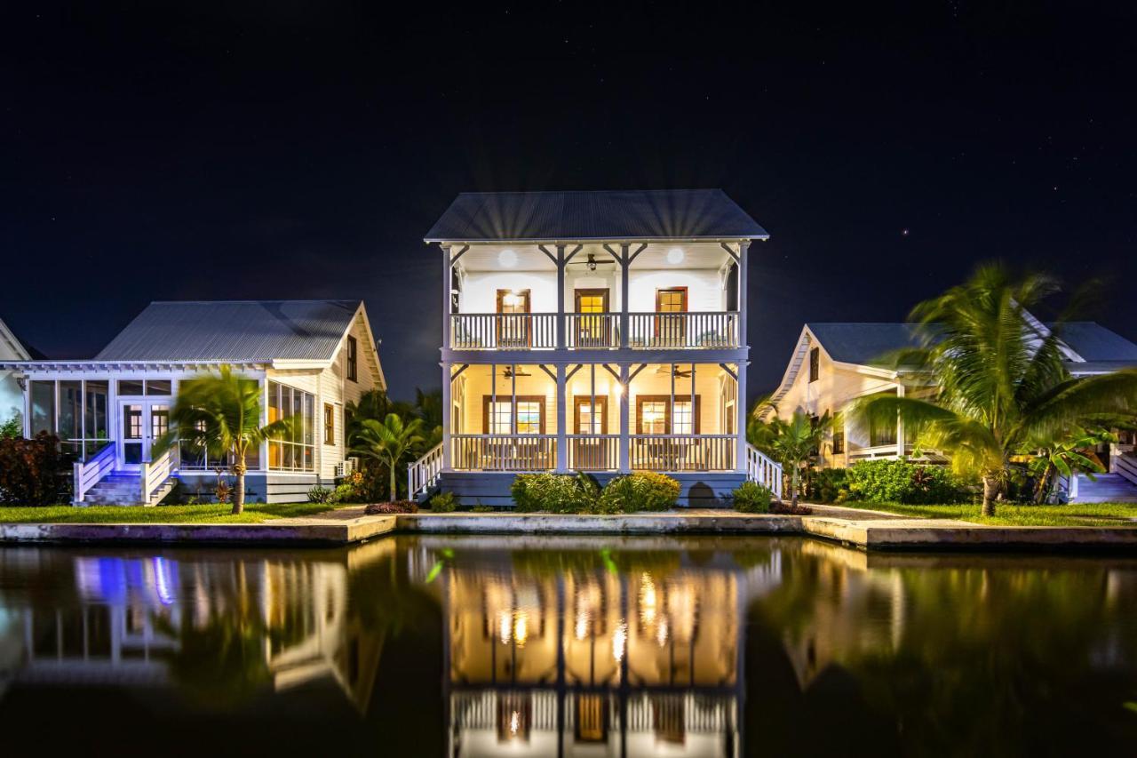 Casa Blanca And The Poolclub At Mahogany Bay Holiday home