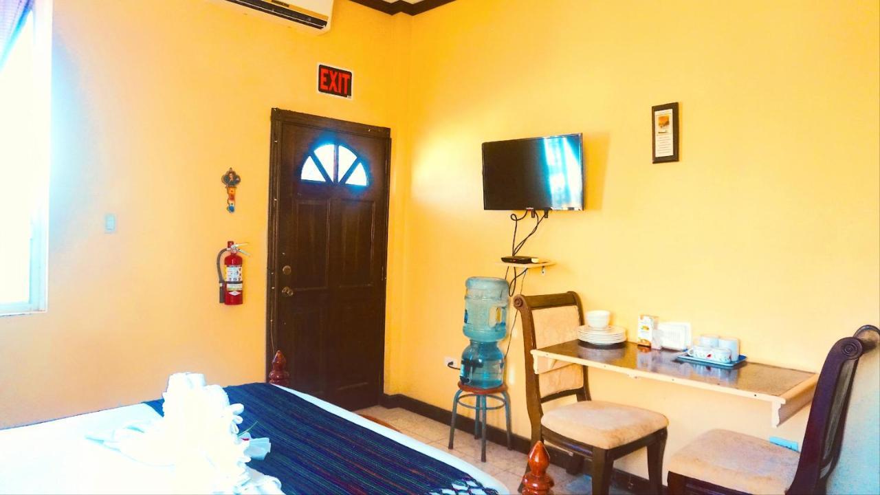 Apartment Tranquil Sea View Studio W Infinity Pool Near Airport & Downtown Belize *