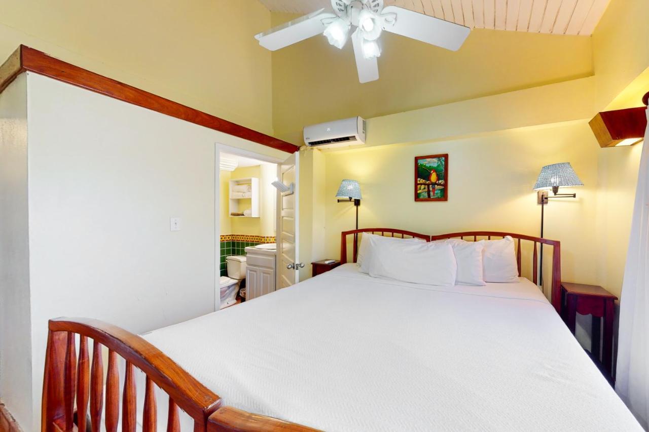 Apartment #27 @ Beachside *