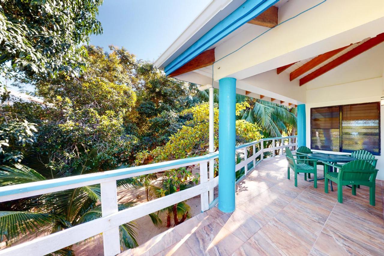 #27 @ Beachside * Dangriga