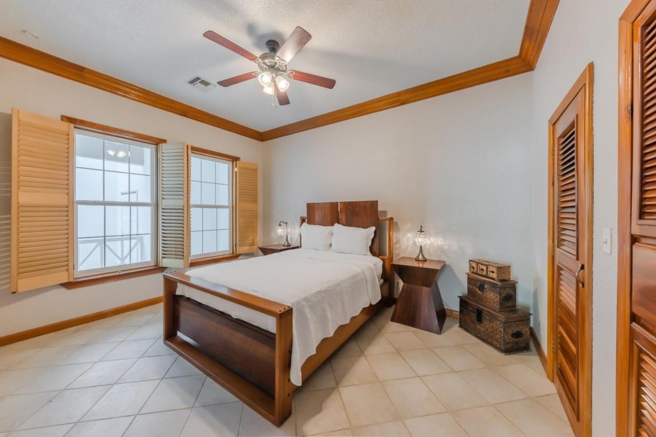 Grand Colony Island San Pedro (Ambergris Caye)