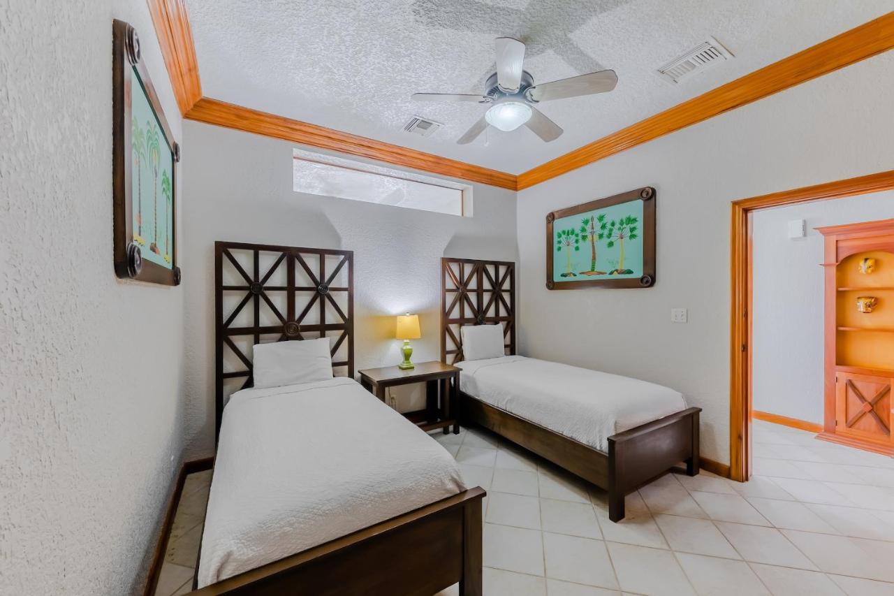 Grand Colony Island Hotel 4*