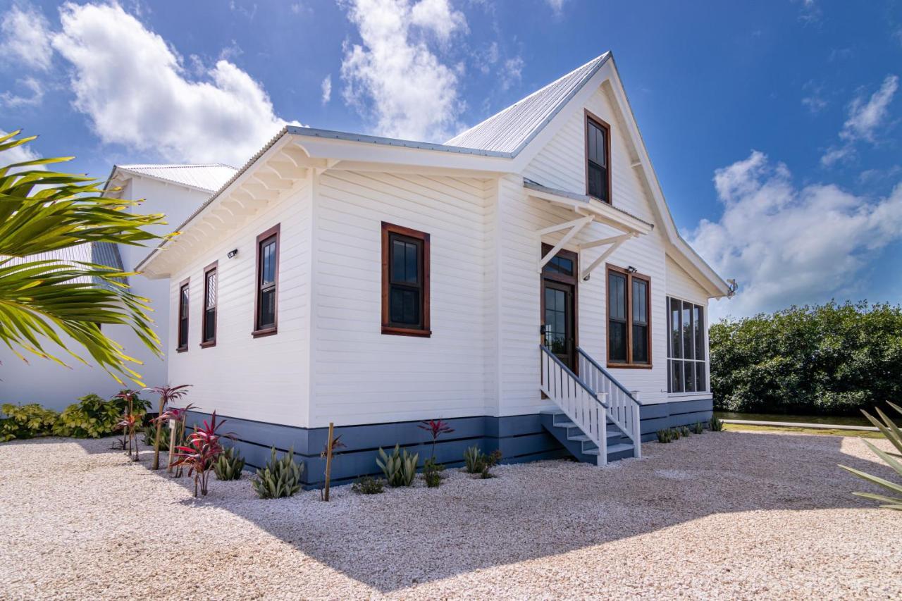 Paradise 3 Bedroom 4 Beds, 1 Full Bath - Private Holiday home San Pedro (Ambergris Caye)