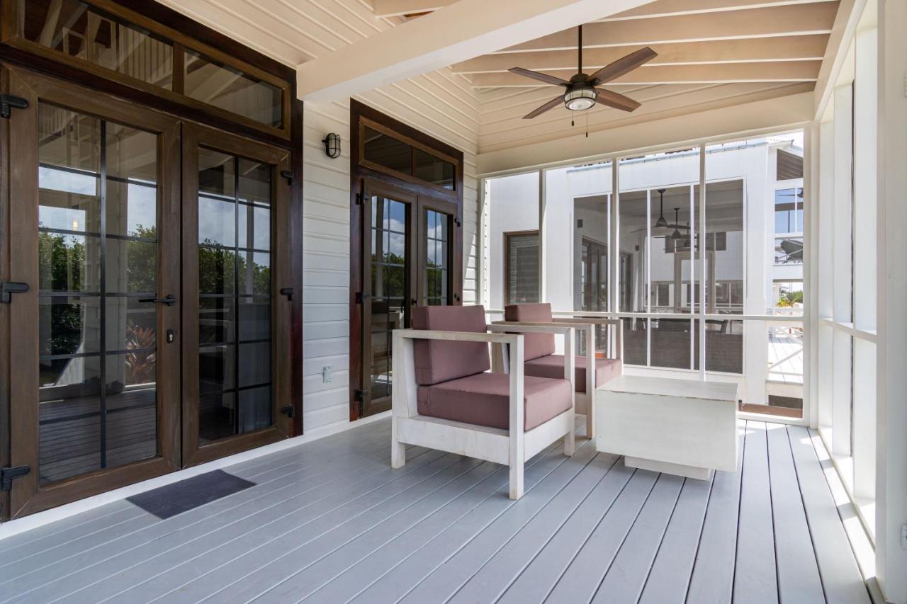 Paradise 3 Bedroom 4 Beds, 1 Full Bath - Private Holiday home