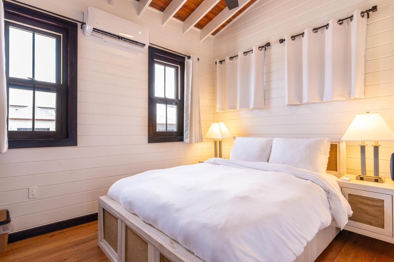 Paradise 3 Bedroom 4 Beds, 1 Full Bath - Private * San Pedro (Ambergris Caye)