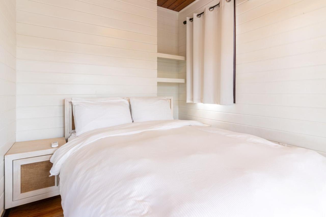 Paradise 3 Bedroom 4 Beds, 1 Full Bath - Private