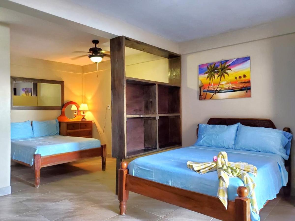 Club At Popeyes Apartment Caye Caulker