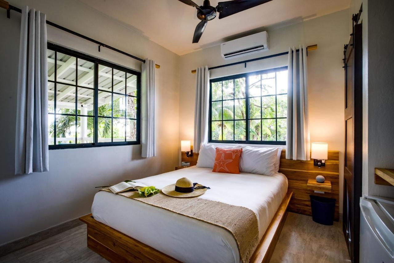 The Sea Glass * Placencia