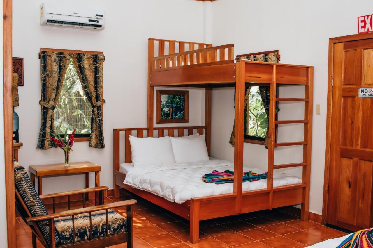 Mariposa Jungle