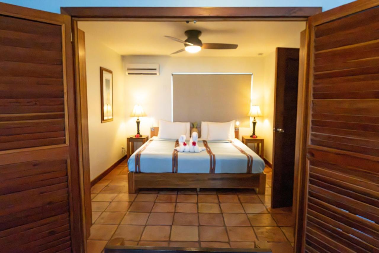 Isla Bonita Yacht Club Hotel 3*
