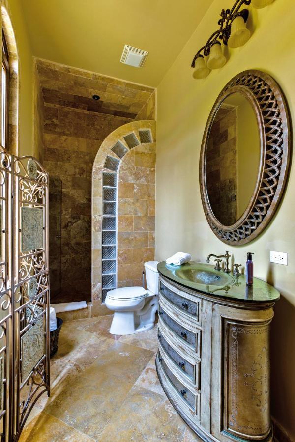 Castello- Water Views & Amenities