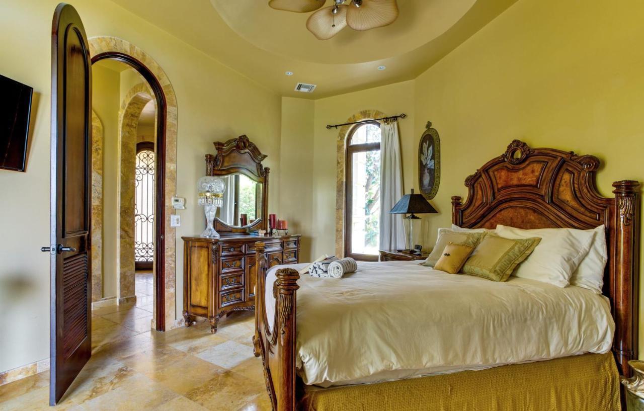 Castello- Water Views & Amenities *