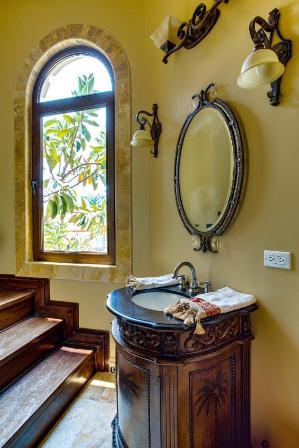 Castello- Water Views & Amenities Placencia