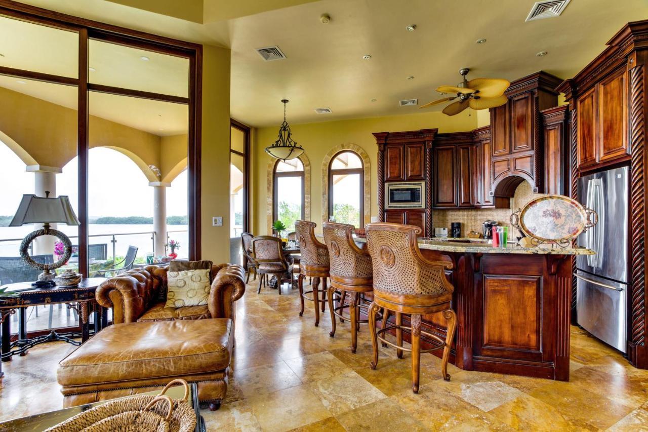 Castello- Water Views & Amenities *
