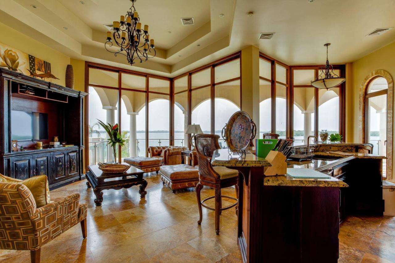 Castello- Water Views & Amenities *