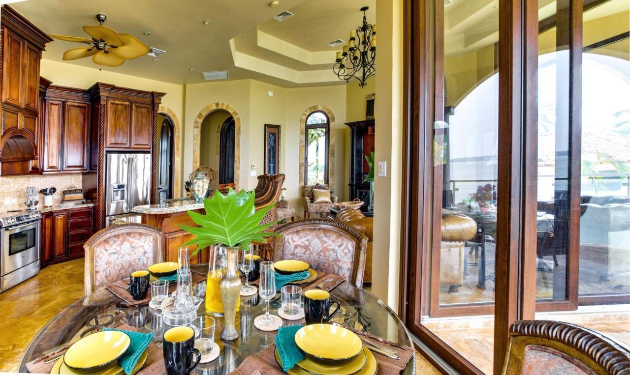 Castello- Water Views & Amenities Placencia