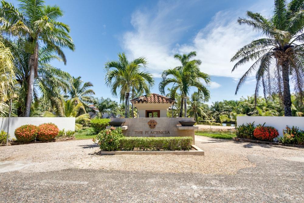 The Placencia Maya Beach