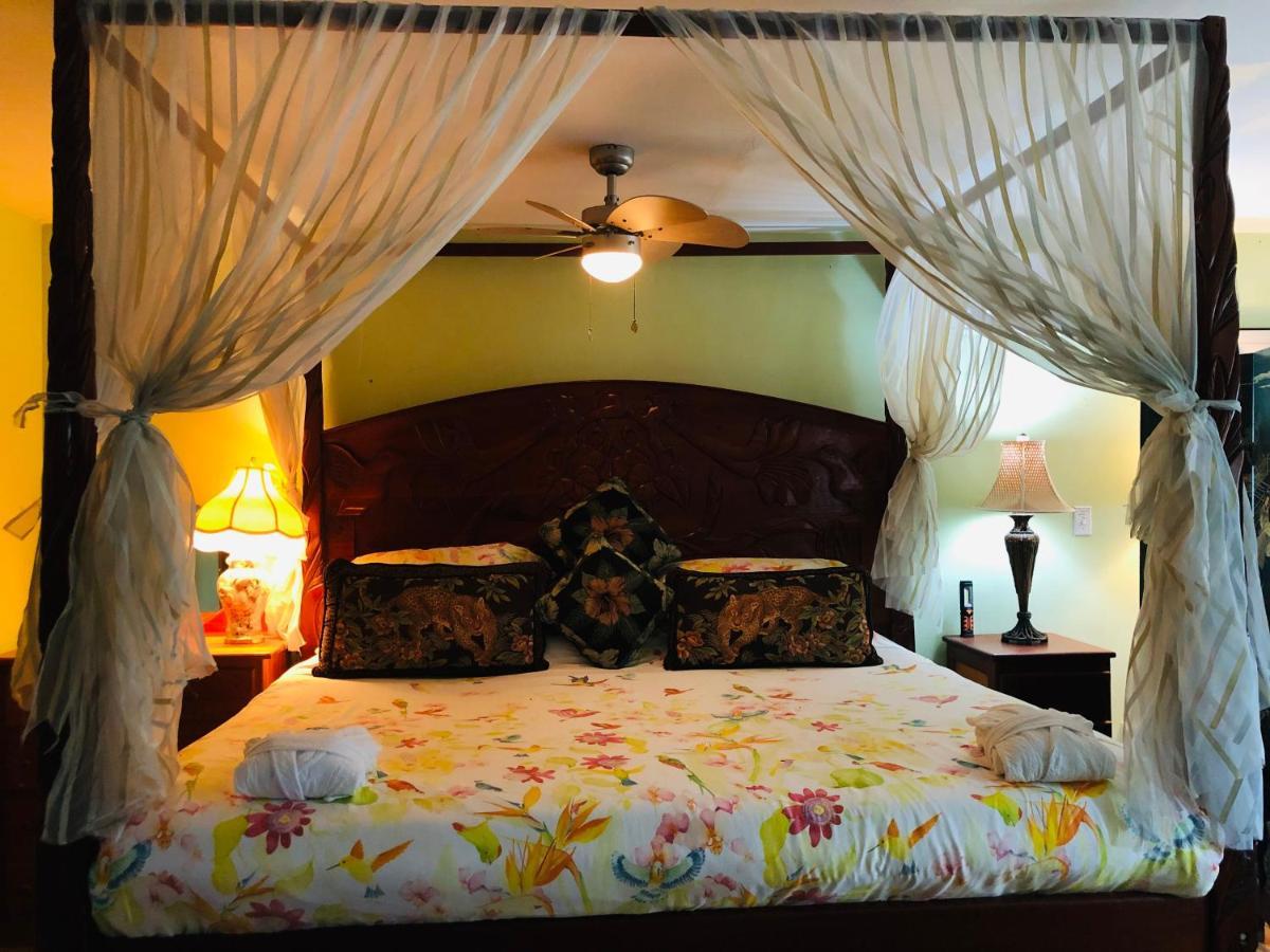 Coral Cove * Maya Beach