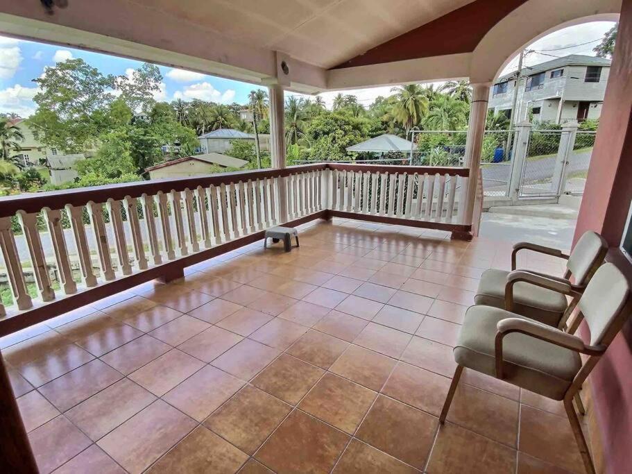 Mountain View Family In Town With King And Midterm Available *