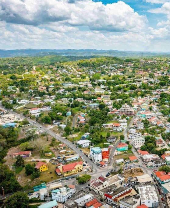 Mountain View Family In Town With King And Midterm Available San Ignacio