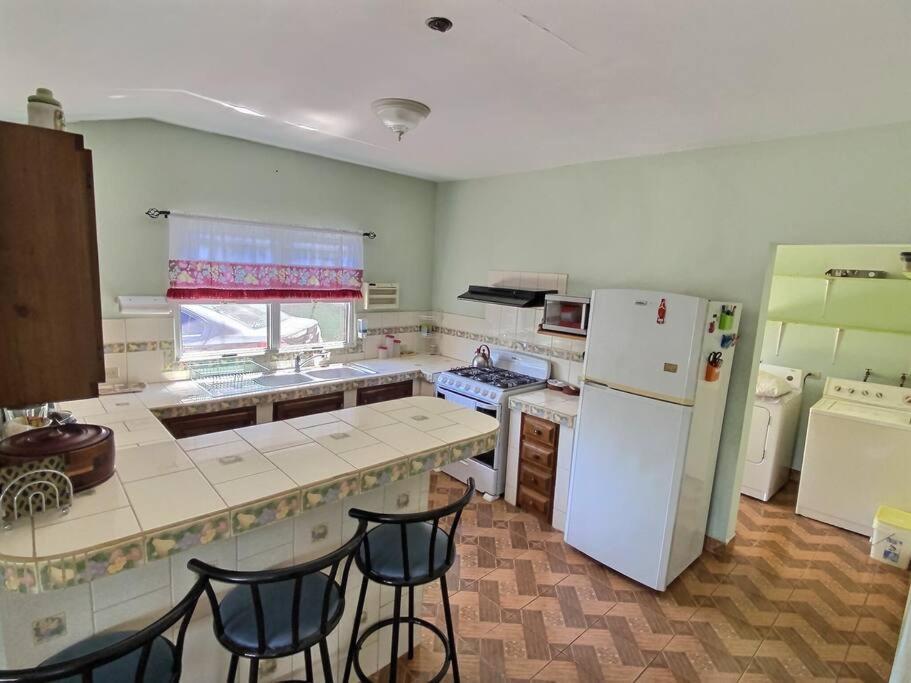 Mountain View Family In Town With King And Midterm Available Holiday home