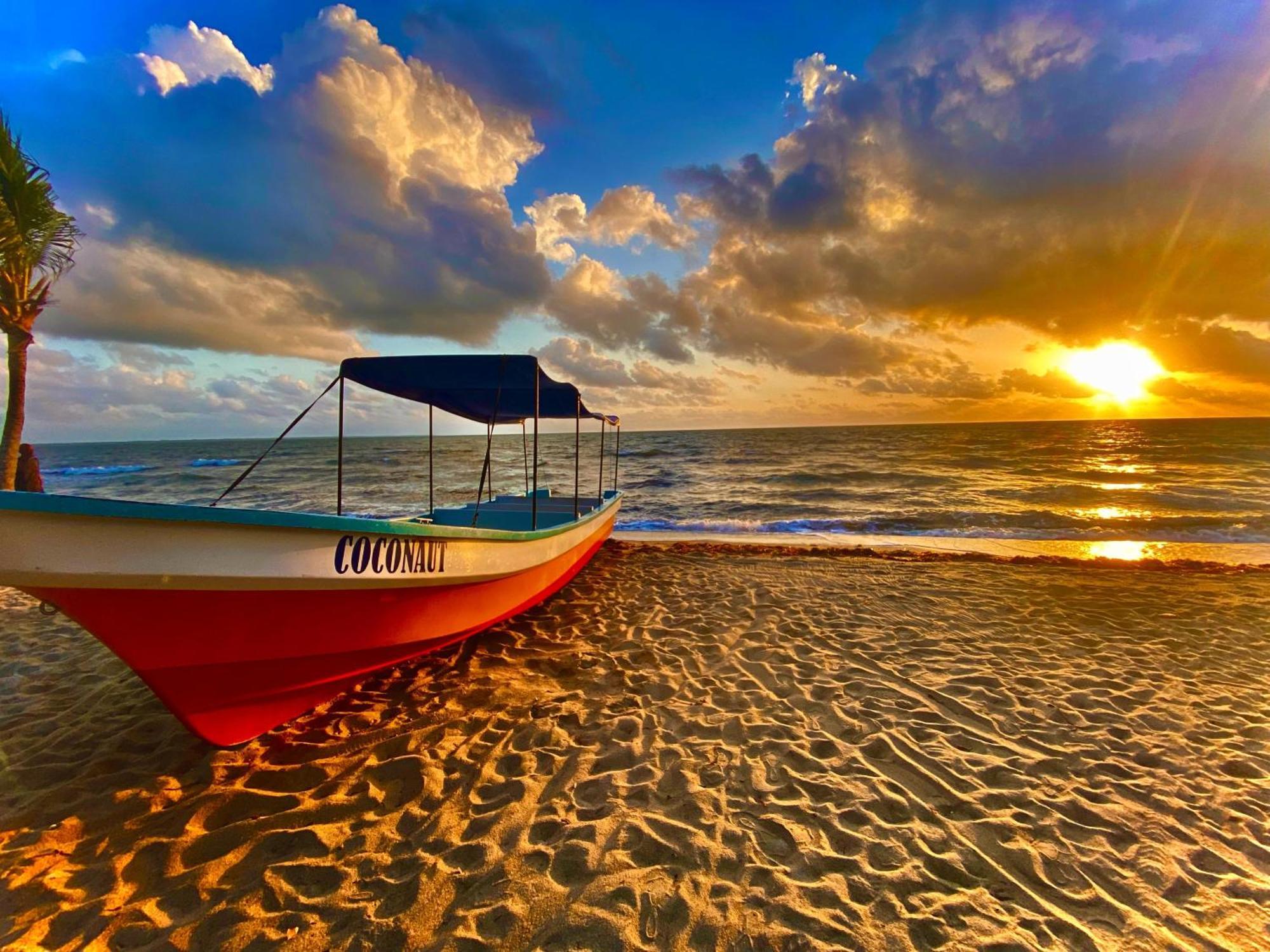 Guest house Coconut Row Boutique 4*