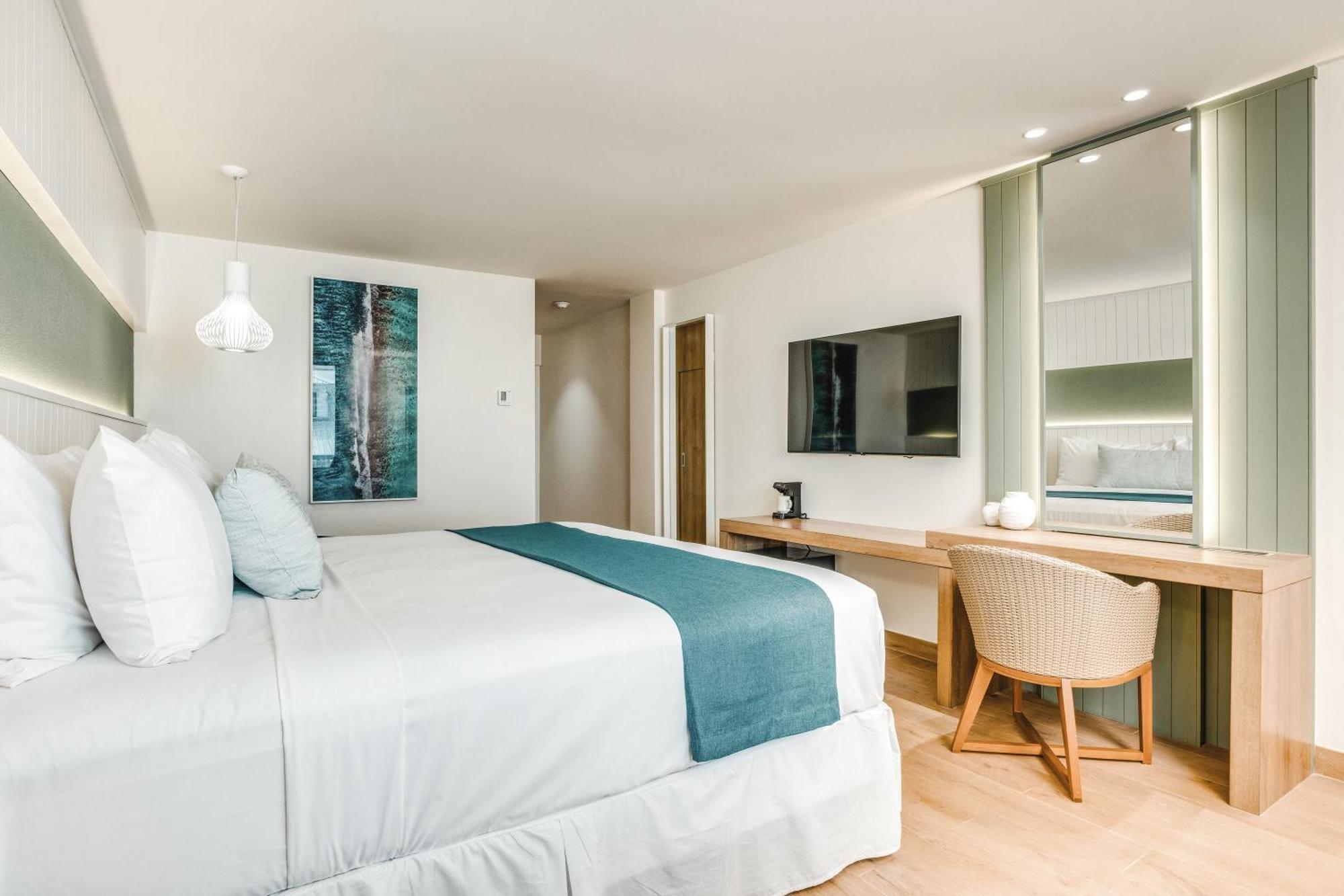 Hotel George And 4*