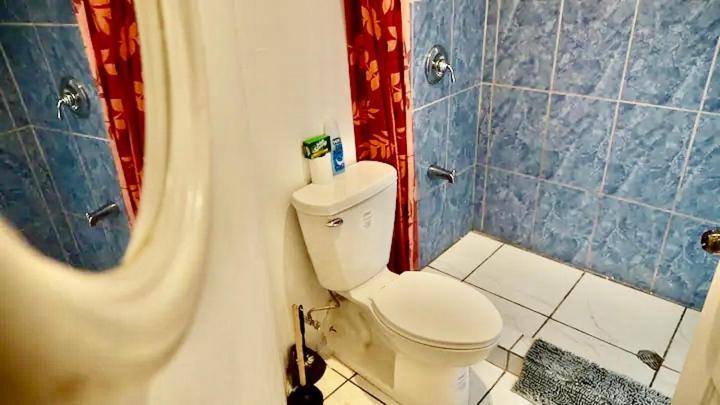 Belize Poolside Sea View Economy With Infinity Pool & Overwater Deck Apartment Belize City
