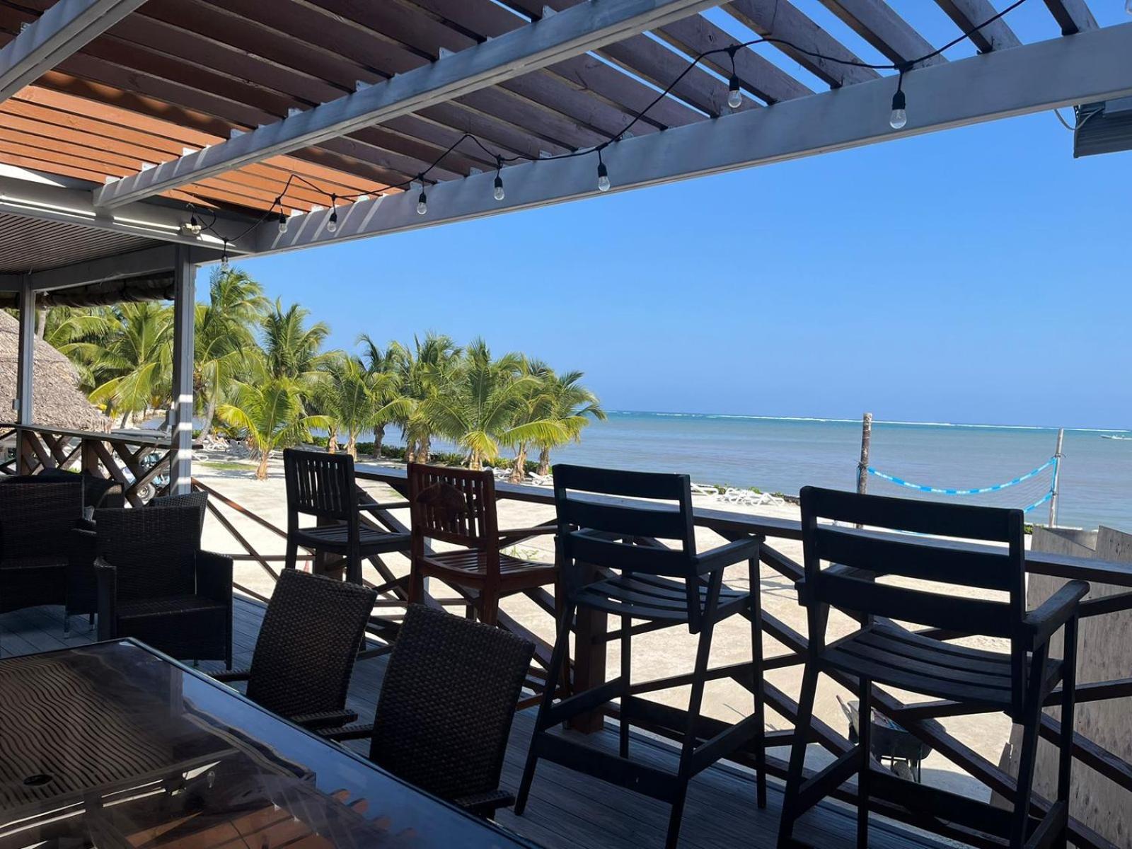 Captain Morgan's Retreat Hotel