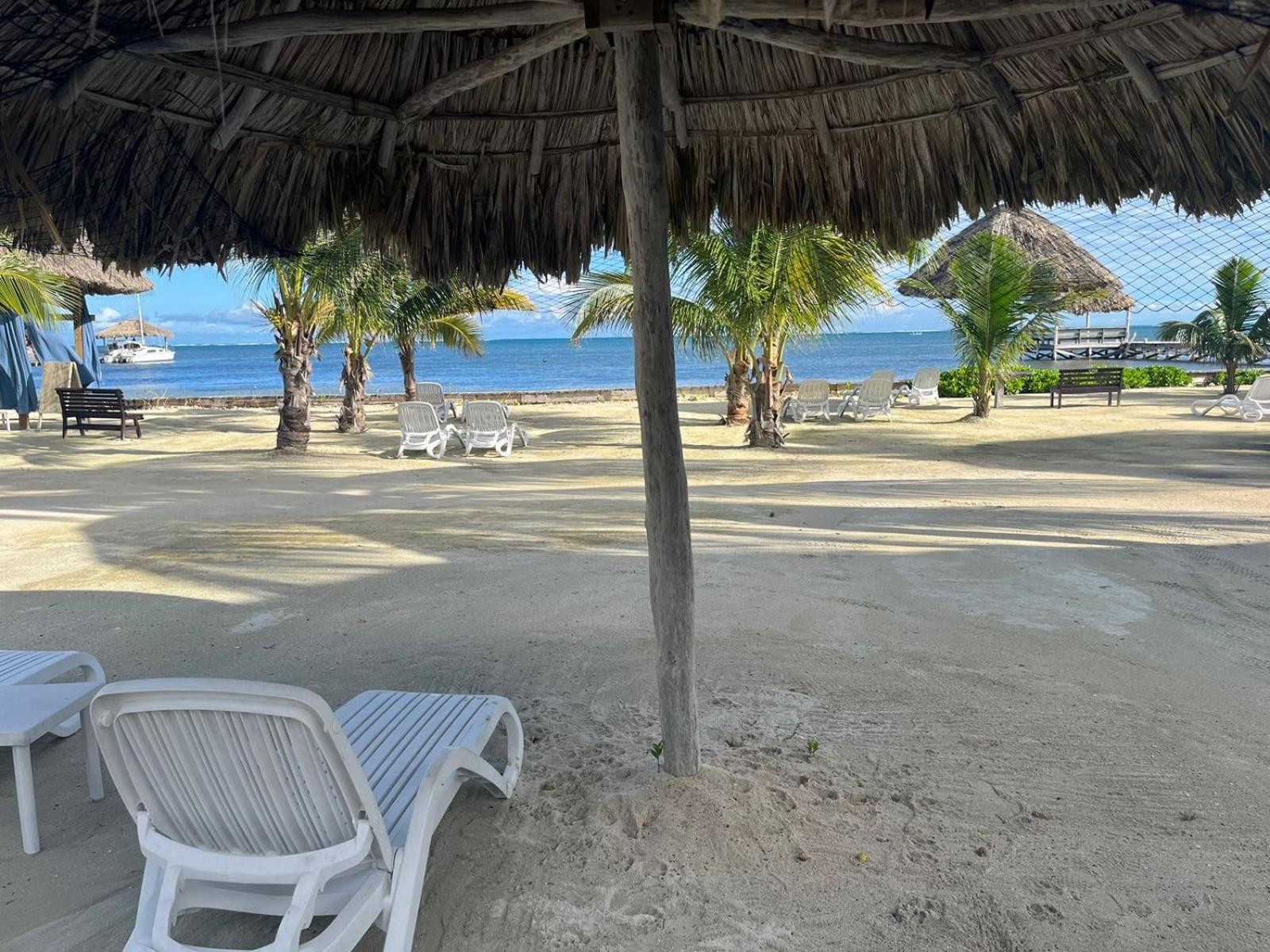 Captain Morgan's Retreat Hotel 3*