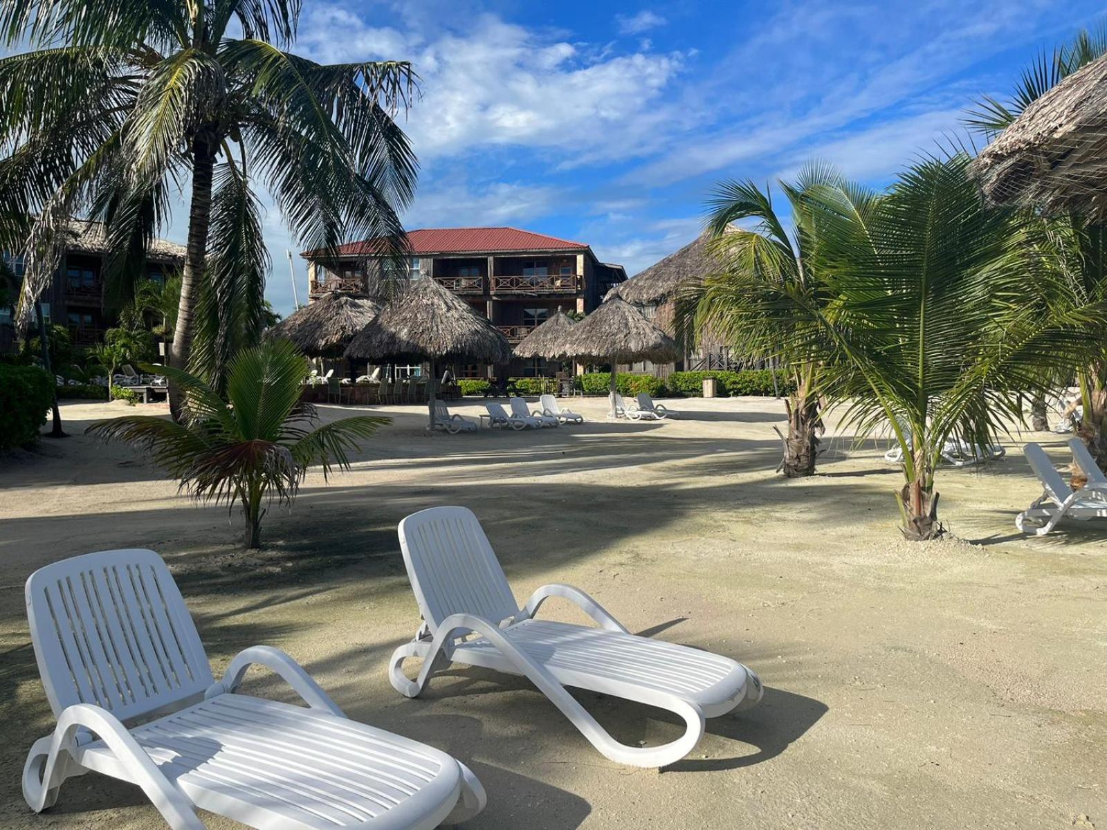 Captain Morgan's Retreat Hotel