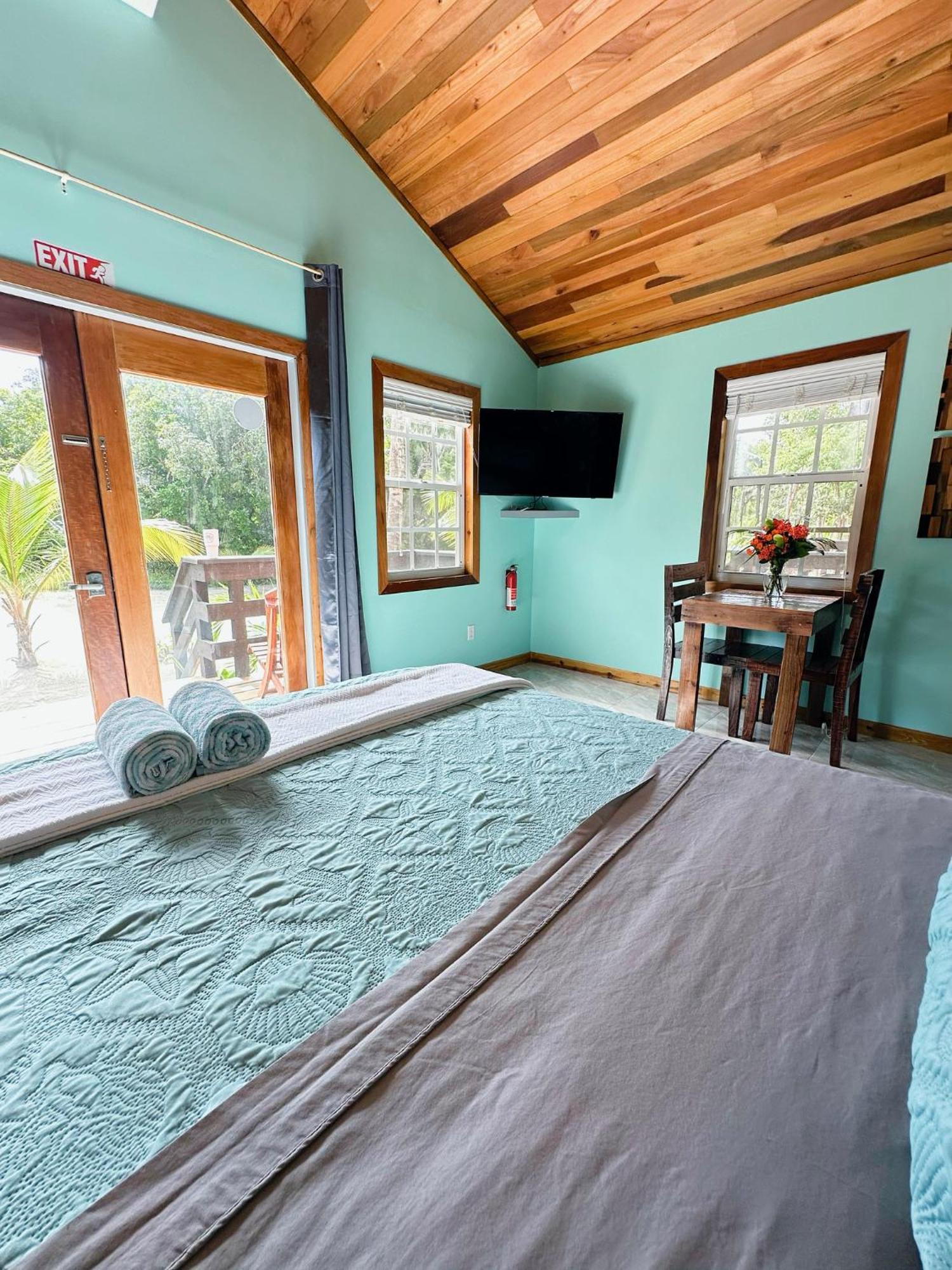 Mangata Adults Only Hotel San Pedro (Ambergris Caye)