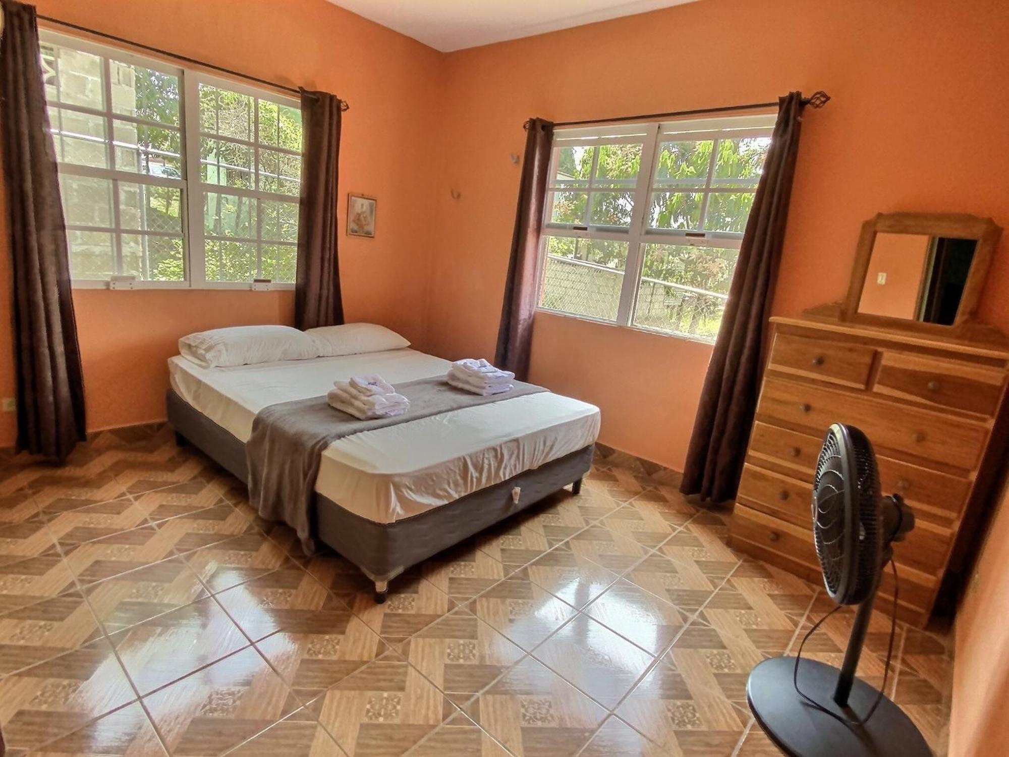 Mountain View Family In Town With King And Midterm Available San Ignacio