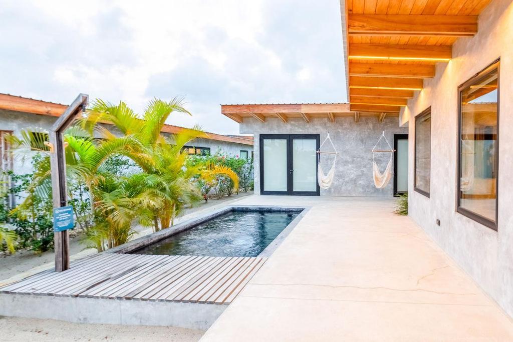 Seabird Luxury Dwellings Villa Placencia